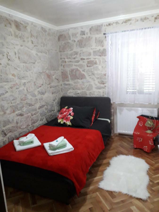Apartment Karla Snb Lozovac Exterior photo